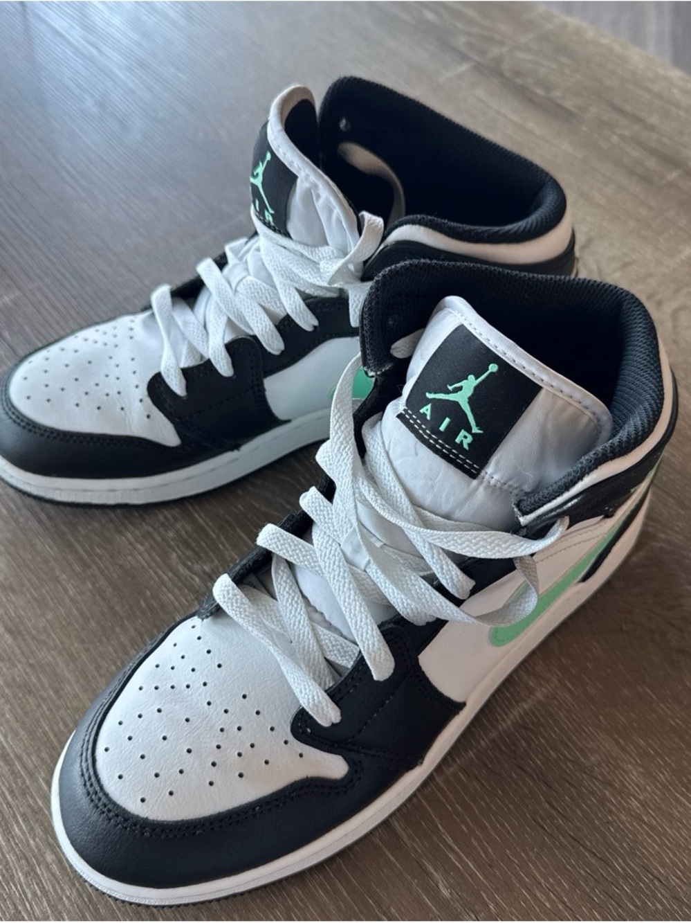 Nike Air Jordan 1 Mid - White, Black & Mint